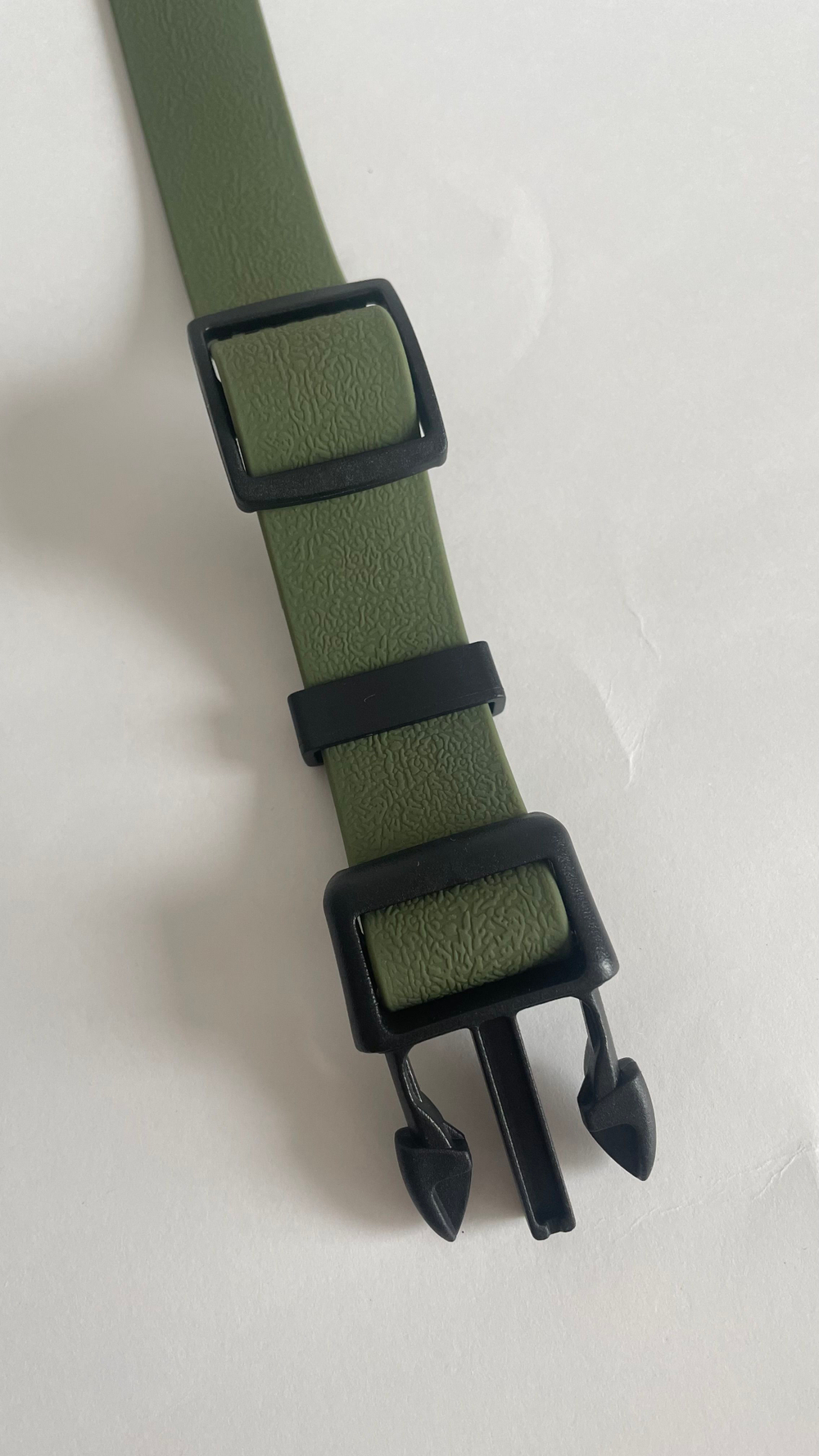 Мощный поводок для мускулистых собак, 25 мм , авиационный карабин, 3 м, зеленая олива теснение под кожу