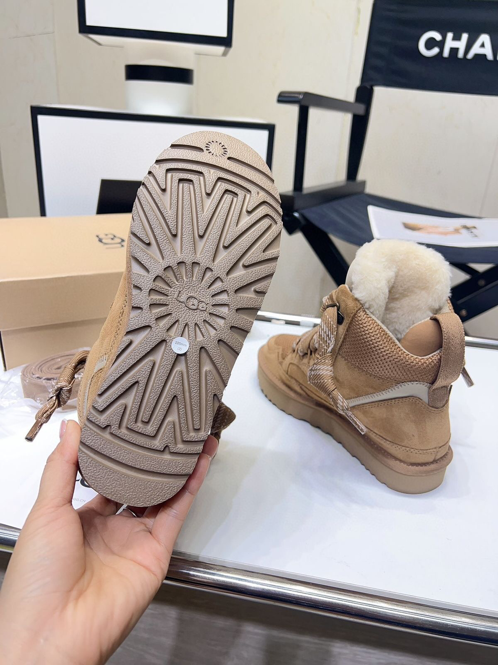 UGG