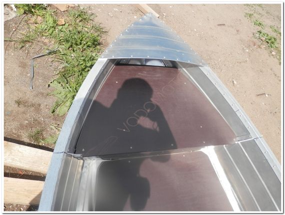 Алюминиевая моторно-гребная лодка Вятка Профи 37