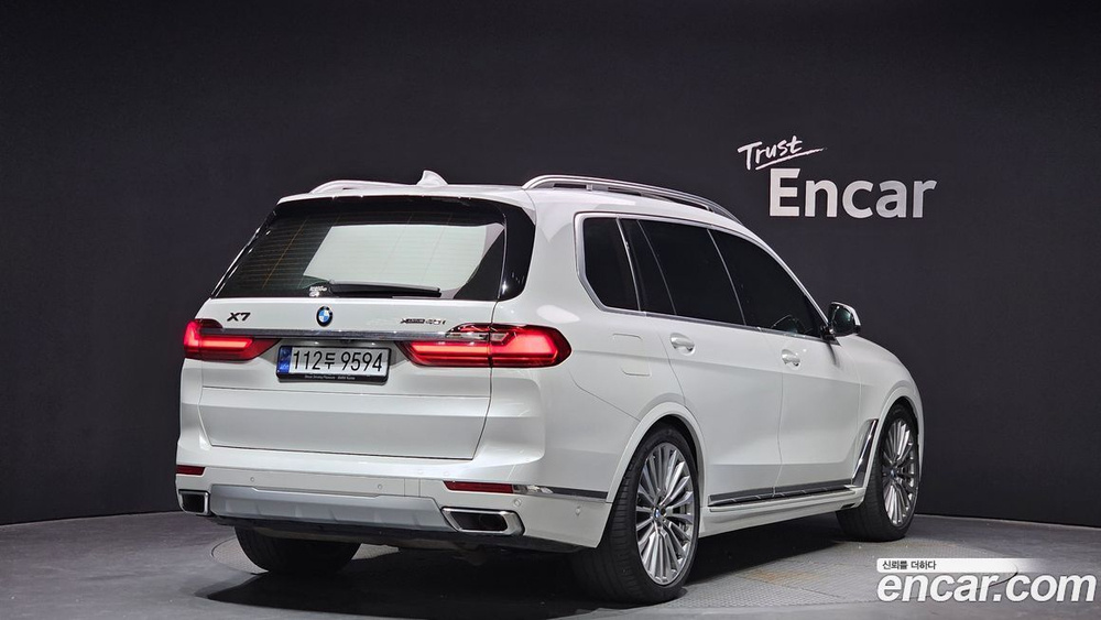 BMW X7 (G07) xDrive 40i Design Pure Excellence 6-и местный (03.2021)