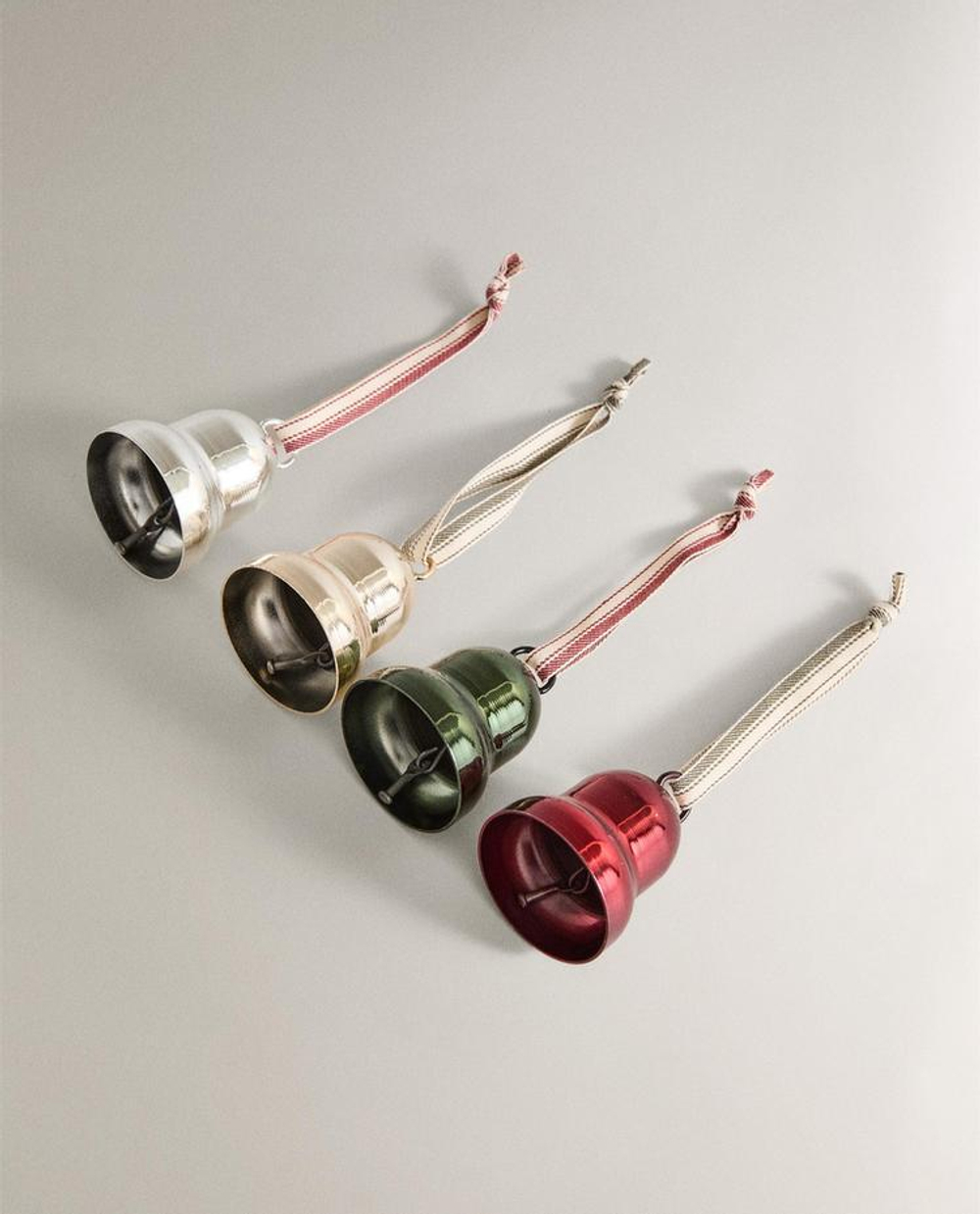 ZARA HOME НАБОР УКРАШЕНИЙ В ФОРМЕ КОЛОКОЛЬЧИКОВ (УПАКОВКА ИЗ 4 ШТУК), РАЗНОЦВЕТНЫЙ