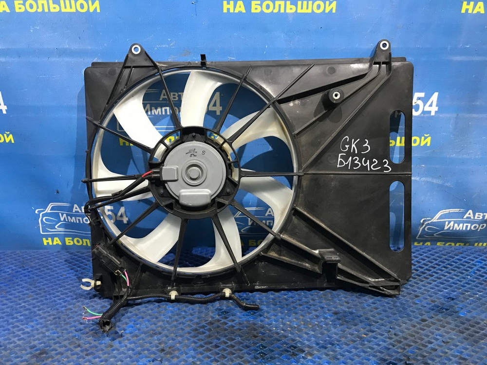Диффузор радиатора двигателя Honda FIT 2013-2020
