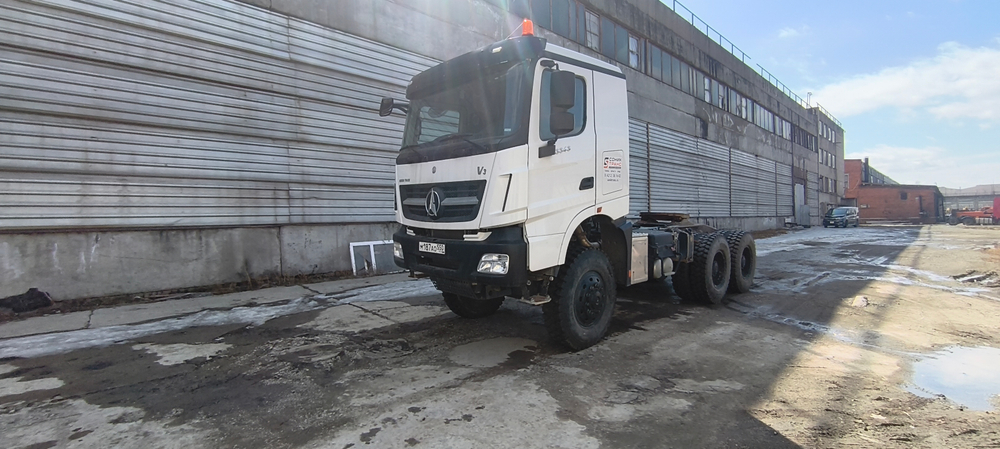BEIBEN BBTR* 6x6 Седельный тягач 3343 (Дизельный, 11.6 л, 423 л.с. МТ)