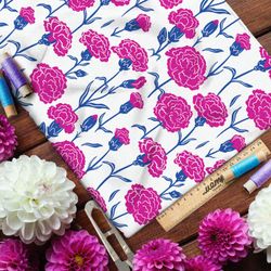 Ткань оксфорд 210 мелкие розовые гвоздики на белом фоне