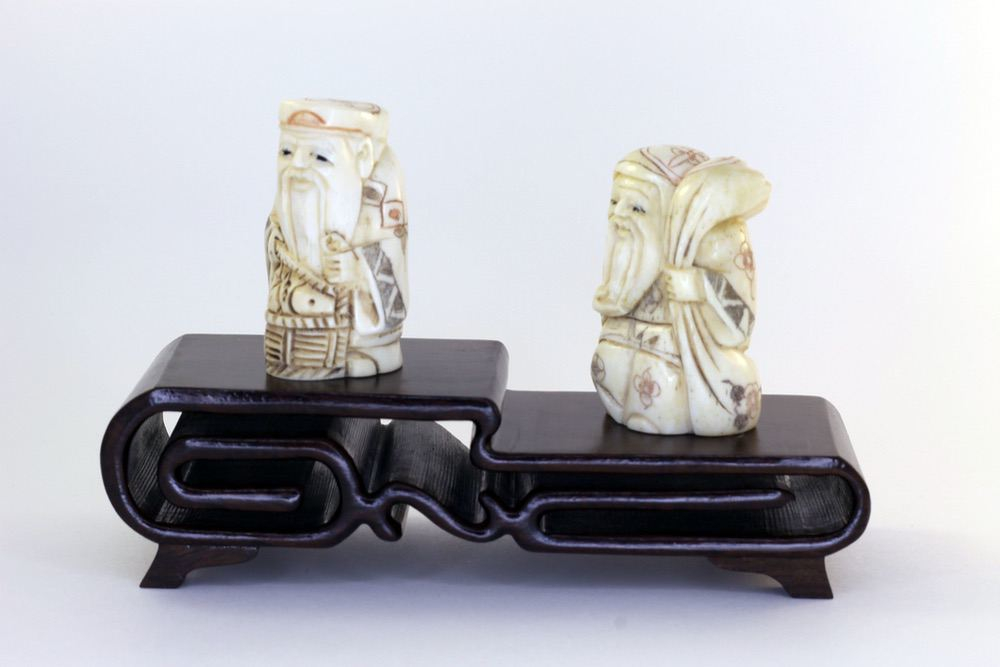 Сет нэцкэ Дзюродзин и Фукурокудзю на подставке