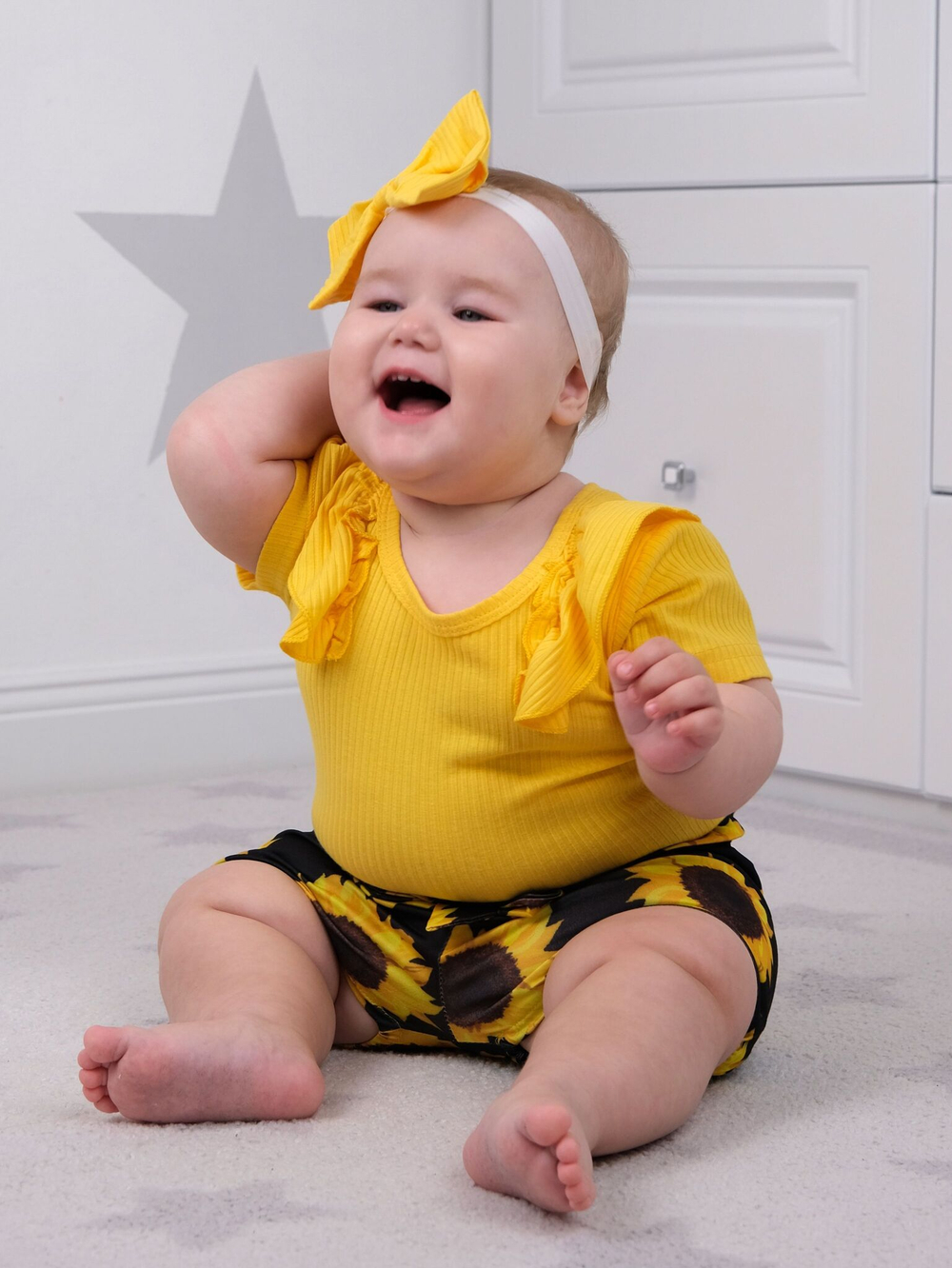 Летний костюм для девочки нарядный