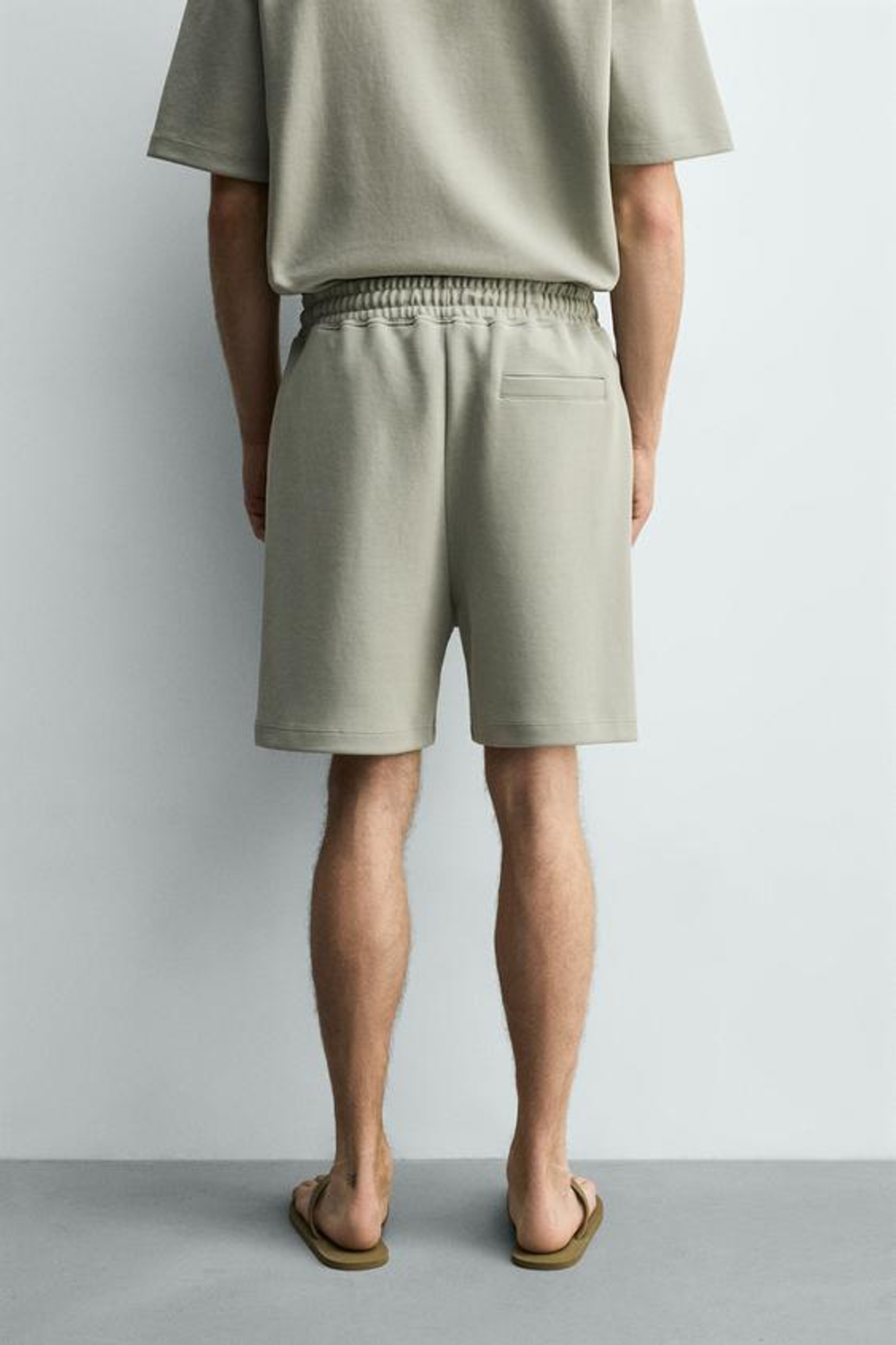 ZARA ШОРТЫ-ДЖОГГЕРЫ RELAXED FIT ИЗ ТКАНИ INTERLOCK, ЛИНЯЛЫЙ ЗЕЛЕНЫЙ