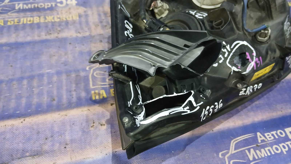 Фара передняя правая TOYOTA NOAH 2007-2010
