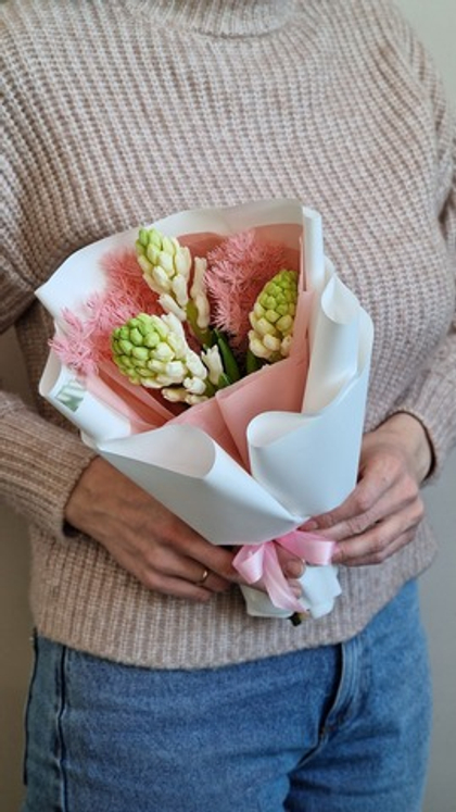 Милый букет с гиацинтами