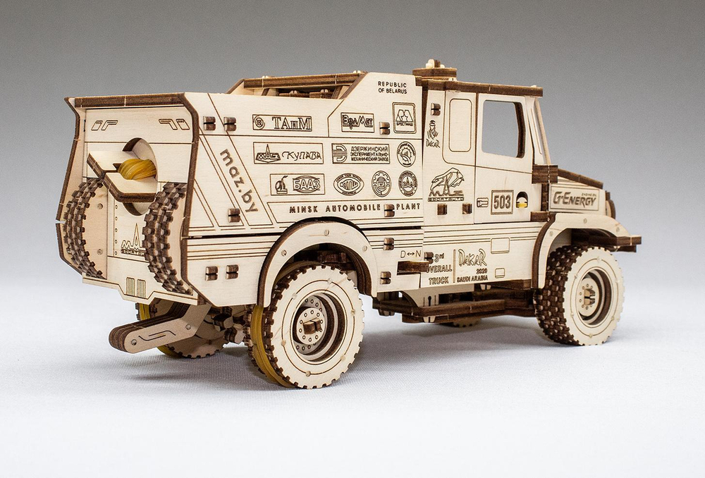 Сборная модель из дерева 3D EWA МАЗ-6440RR (заводной)