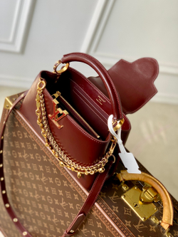 Louis Vuitton Capucines East West BB