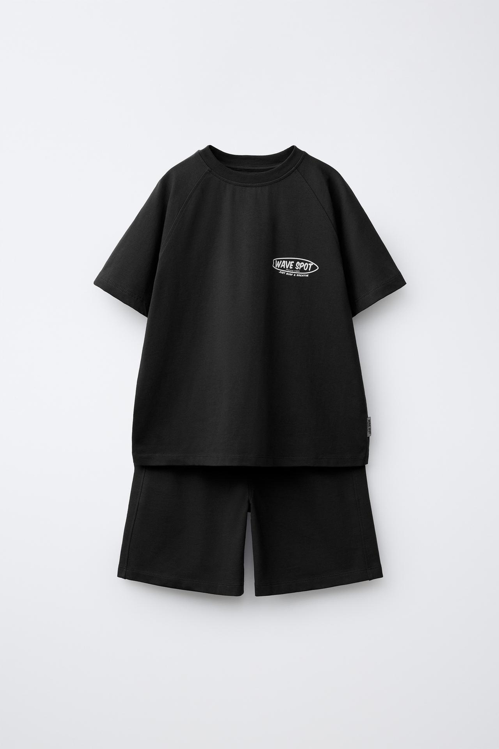 ZARA КОМПЛЕКТ ИЗ ФУТБОЛКИ И ШОРТОВ, ЧЕРНЫЙ