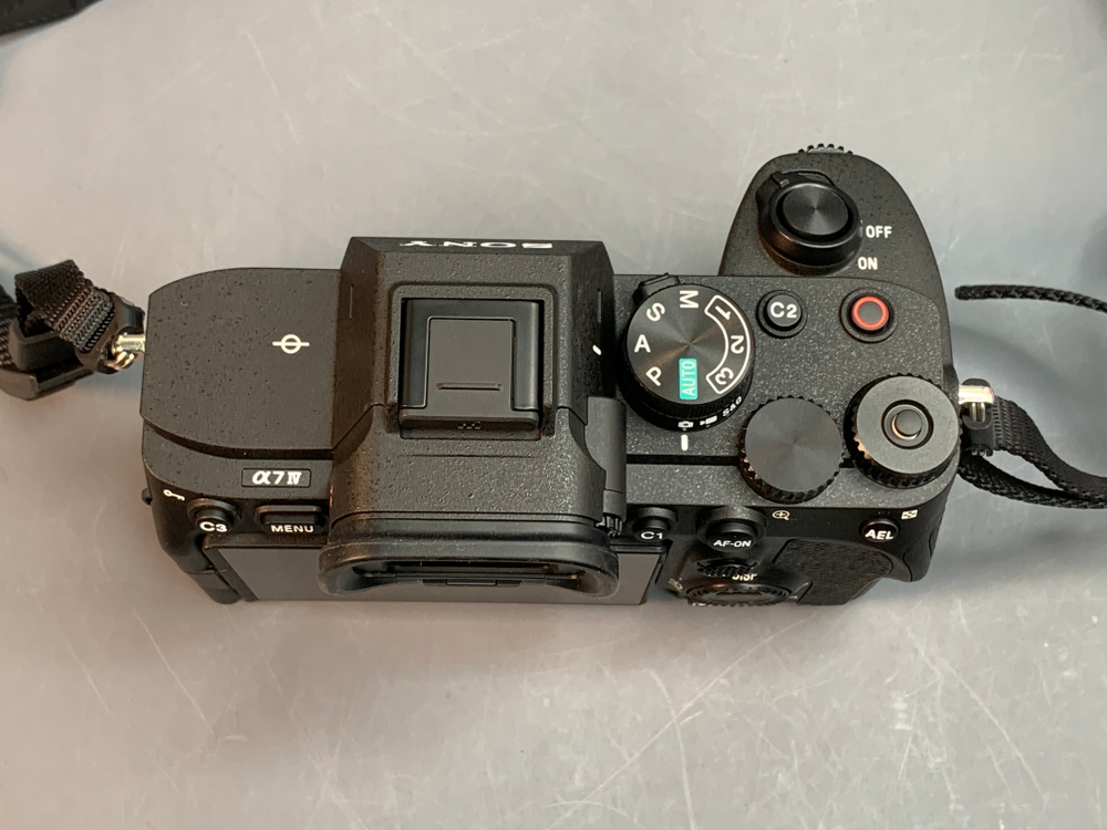 Sony A7 IV 1.885 кадров