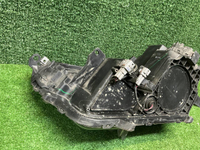 Фара правая Toyota RAV 4 CA40 (2015-2019) галоген