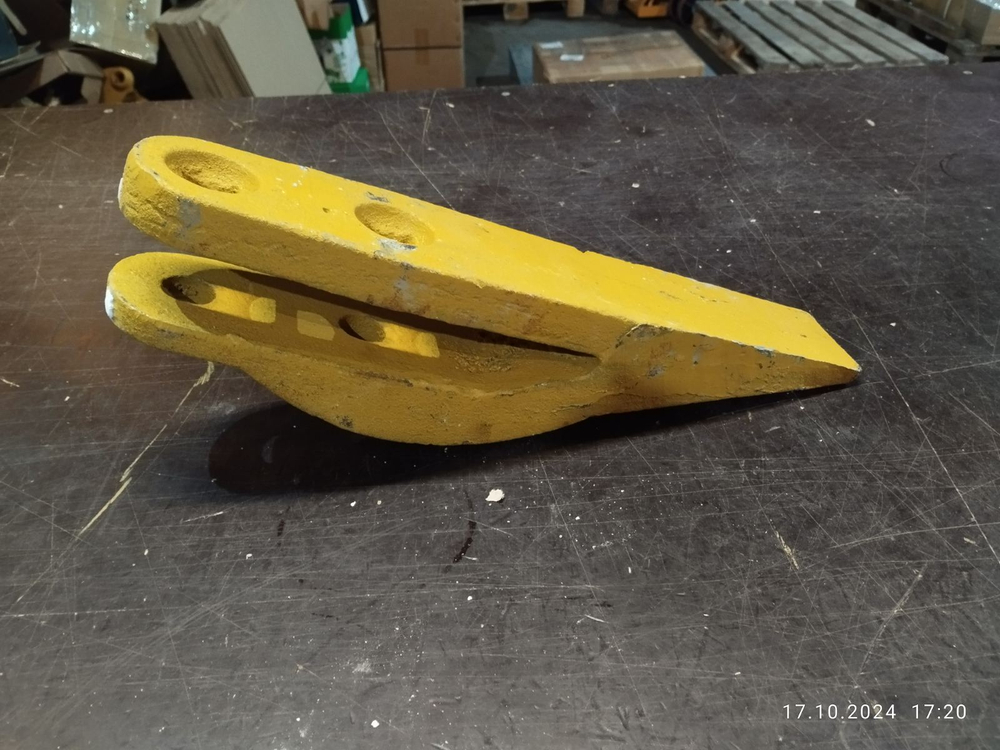 Зуб болтовой центральный 72A0051