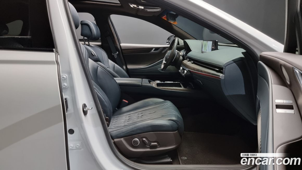 Genesis G80 (RG3) Бензин 2.5 Turbo 2WD (06.2020)