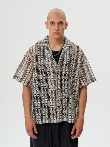 Серая рубашка с вязкой кроше