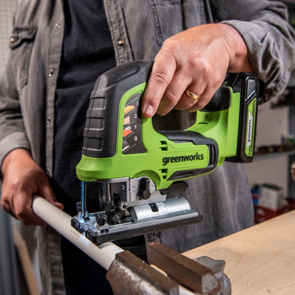 Лобзик акк. Greenworks GD24JS120, 24V, б/щет, 120 мм, 0-3500/мин, 4-ст.маятник, алю.подошва,LED,1х2Ач,ЗУ,кор (3601407CUA)