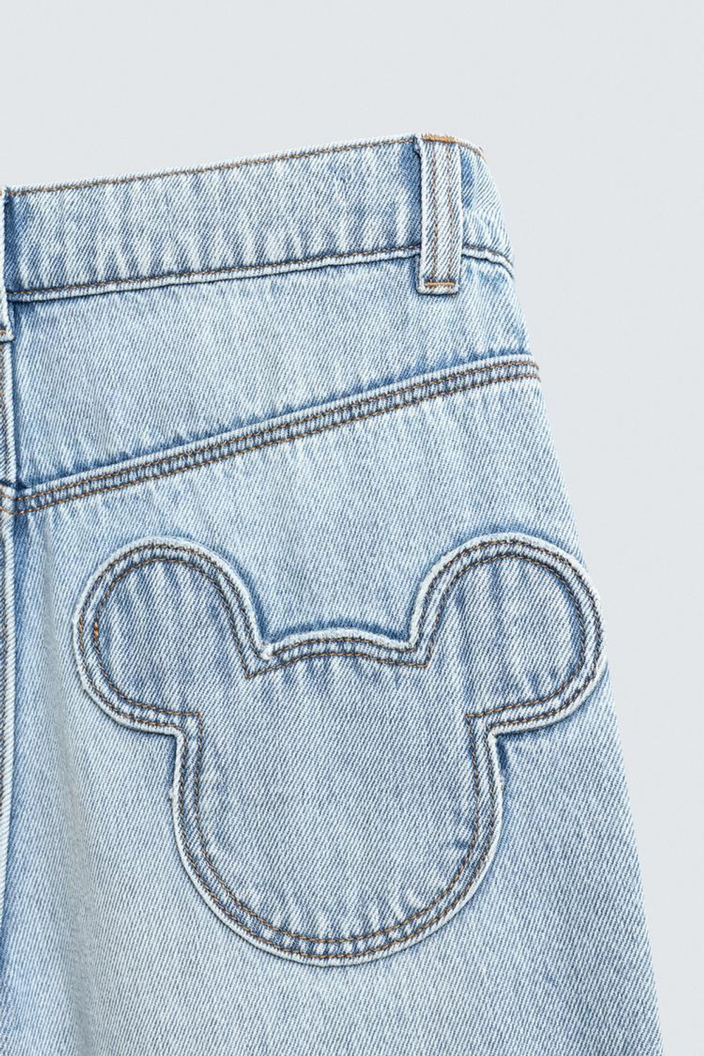 ZARA Х DISNEY ДЖИНСЫ СВОБОДНОГО КРОЯ, СВЕТЛО-ГОЛУБОЙ