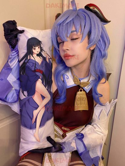 Мини дакимакура Рори Меркьюри из Врата: Там бьются наши воины арт. M0853, 60х20 см