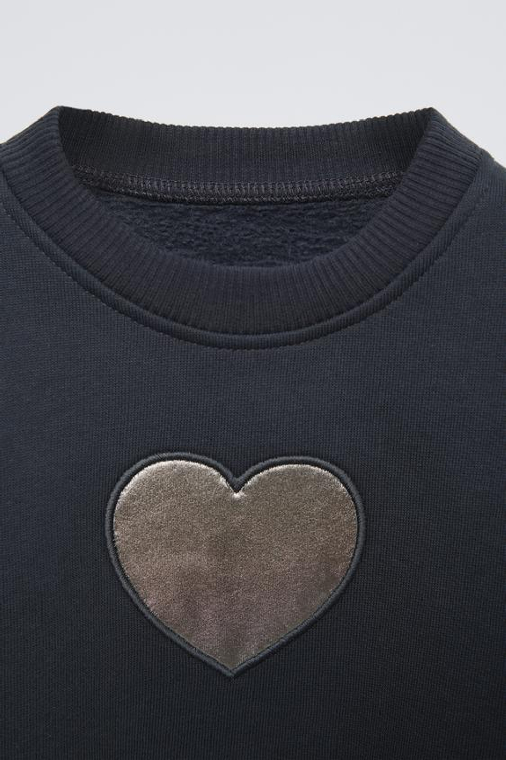 ZARA ТОЛСТОВКА С БЛЕСТЯЩИМИ СЕРДЕЧКАМИ, АНТРАЦИТОВО-СЕРЫЙ