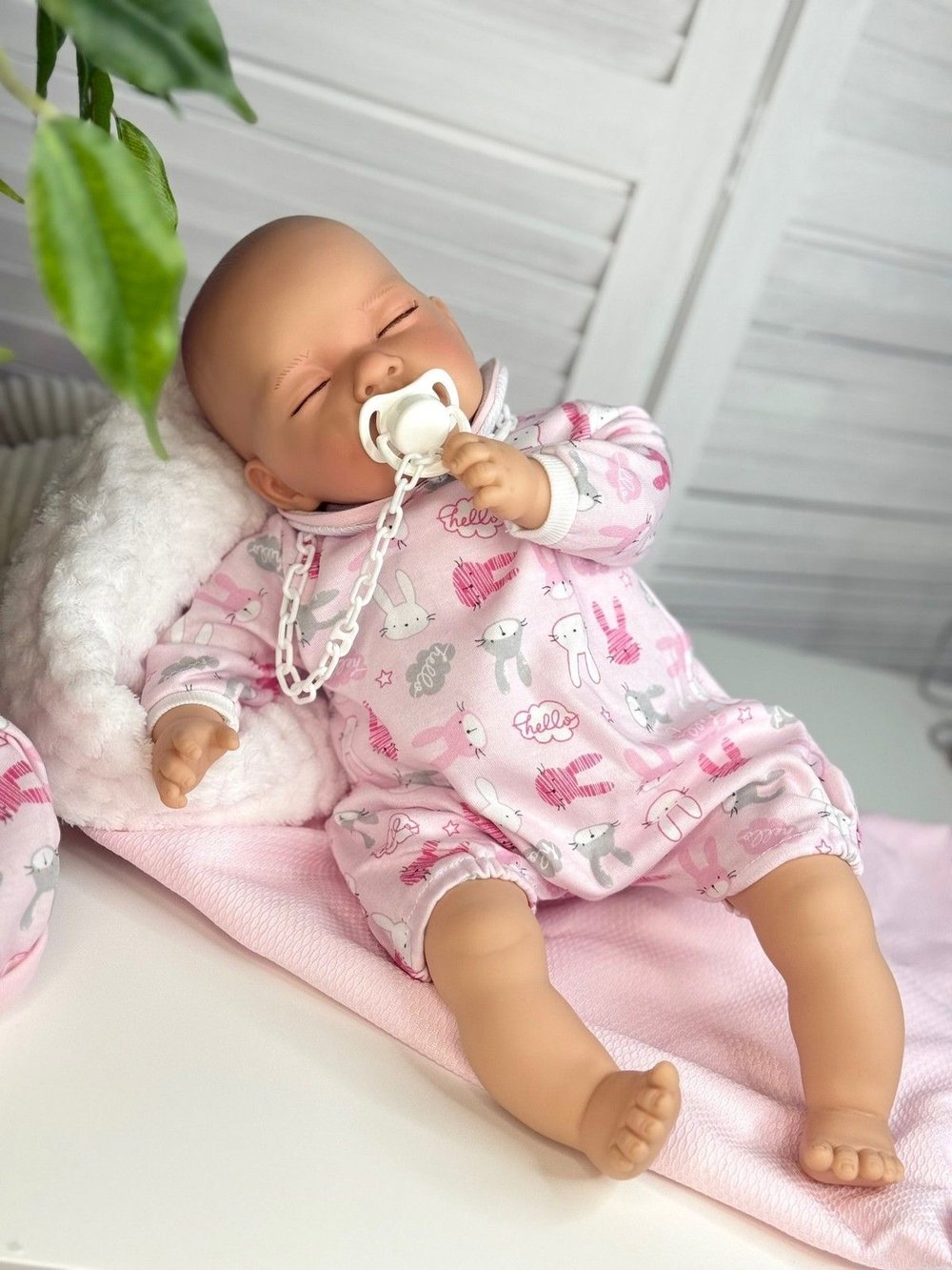 Кукла Nines 45см MI BEBITO с пледом в пакете (N7040K1)