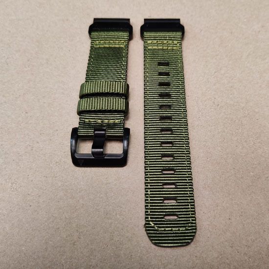 Ремешок тактический Tactix 22 мм. для Garmin Fenix 7 / 6 / 5, Forerunner 935 / 945 / 955, instinct, instinct 2, Epix Gen 2 нейлоновый быстросъемный на застежке (Хаки/черный)