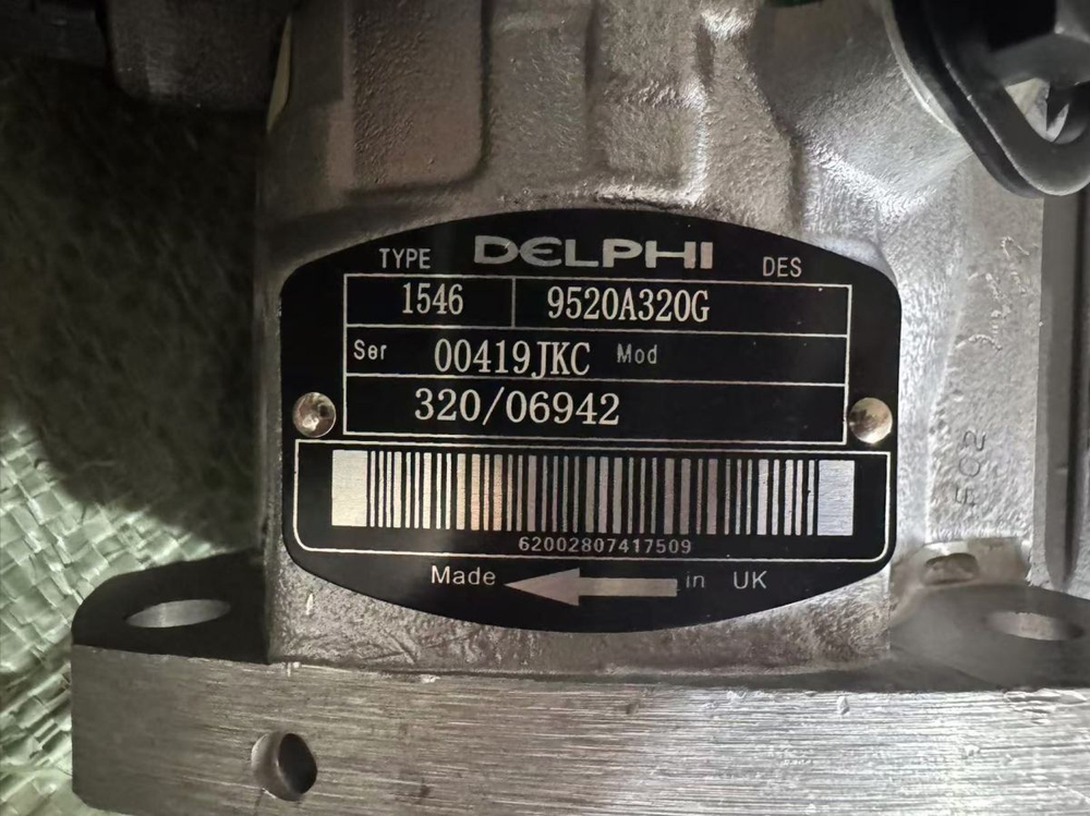 Топливный насос ТНВД JCB 320/06942, 320/06752, 9520A320G