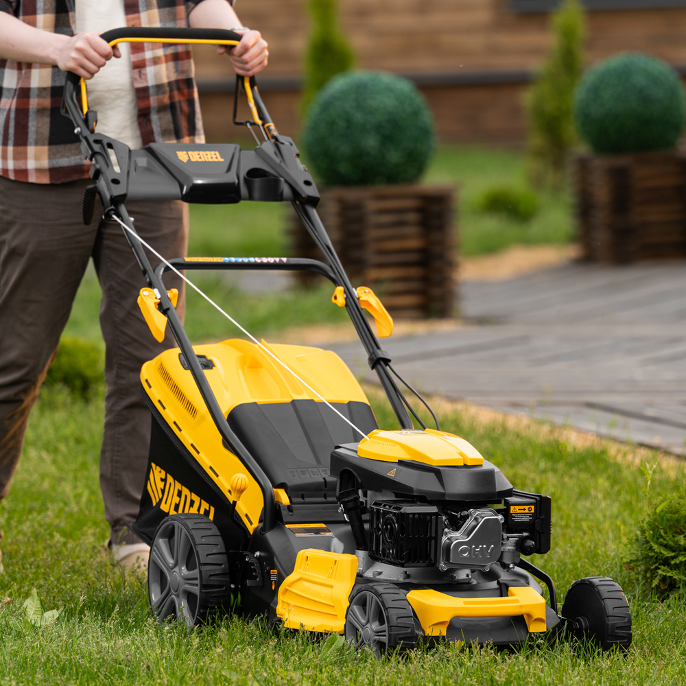 Газонокосилка бензиновая GLD-460SP, 146 куб.см., шир. 46 см,привод,7 уров.,травосб. 50 л// Denzel