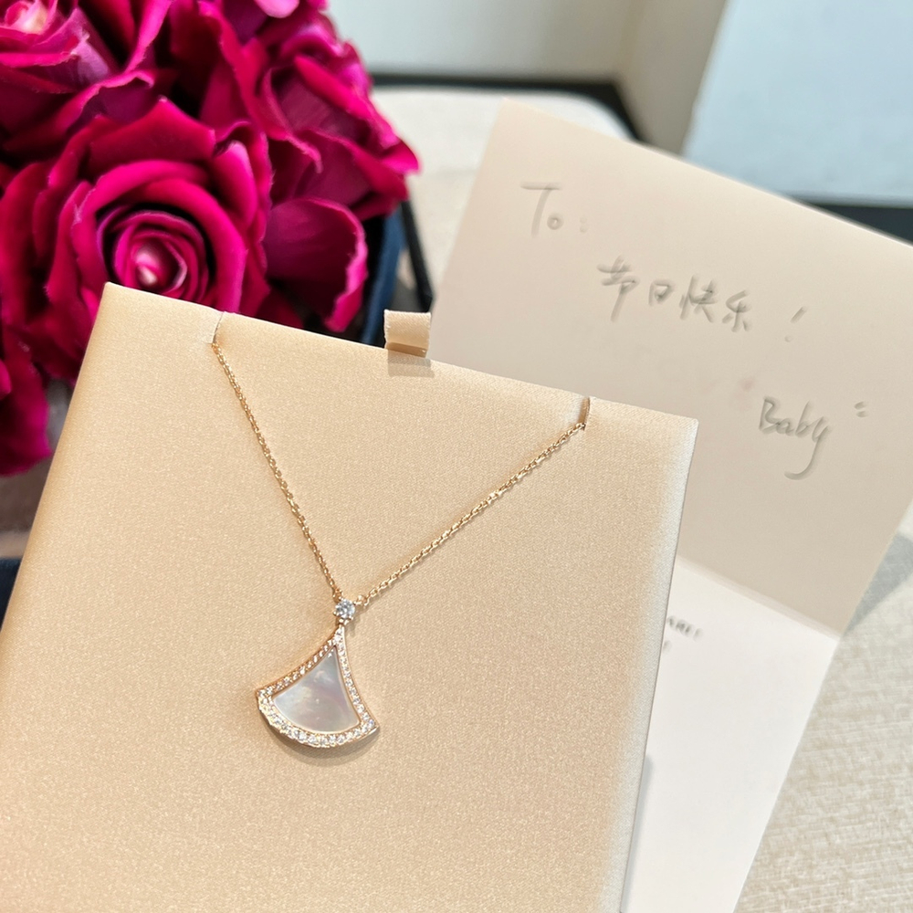 Bvlgari Divas' Dream Necklace