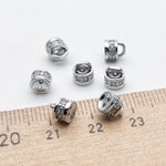 Протектор-концевик, цвет серебро (родий), фианиты, размер 5,6*5,3 мм, цена за 1 шт