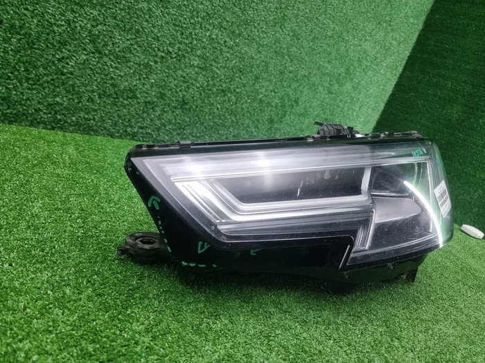 Фара левая Audi A4 B9 (2015-2020) LED