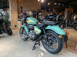 Royal Enfield Meteor 350 Aurora Green