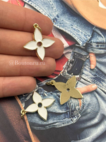 Подвеска золотистая ЛВ "Цветок" с белой эмалью 26х23 мм