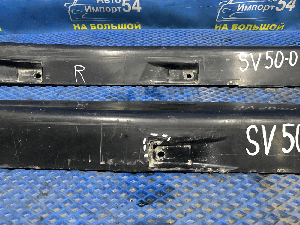 Порог правый пластиковый TOYOTA VISTA 1999