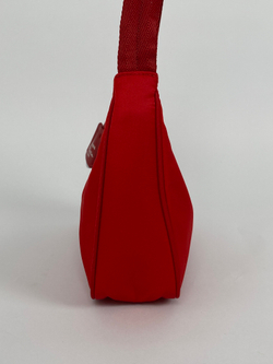 Сумка Prada Re-Edition 2000