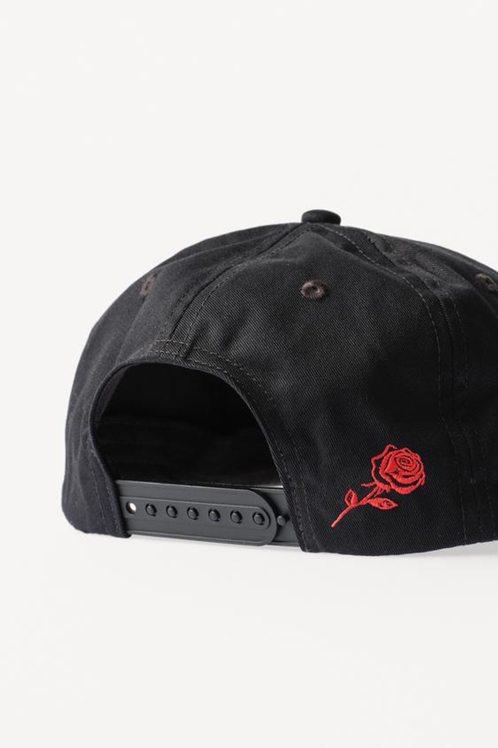 ZARA X WILLY CHAVARRIA КЕПКА С ПЛОСКИМ КОЗЫРЬКОМ И ВЫШИВКОЙ, ЧЕРНЫЙ