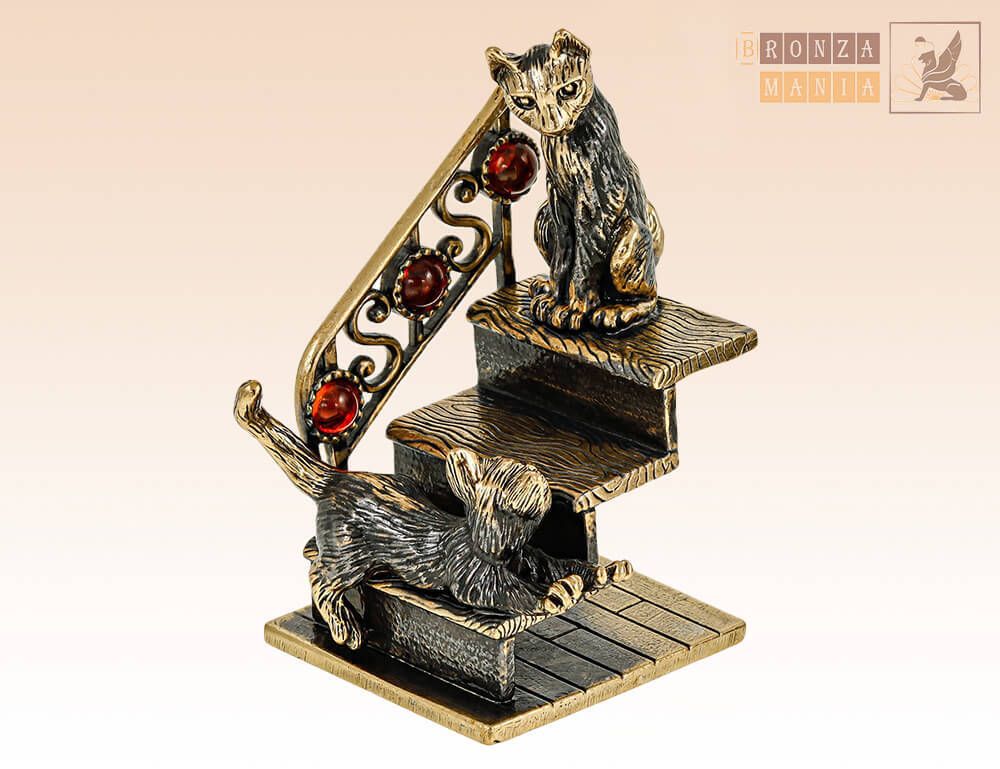 фигурка Коты на лестнице - Попробуй догони