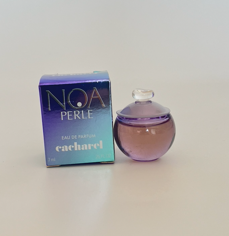 Миниатюра парфюмированной воды Noa Perle от Cacharel