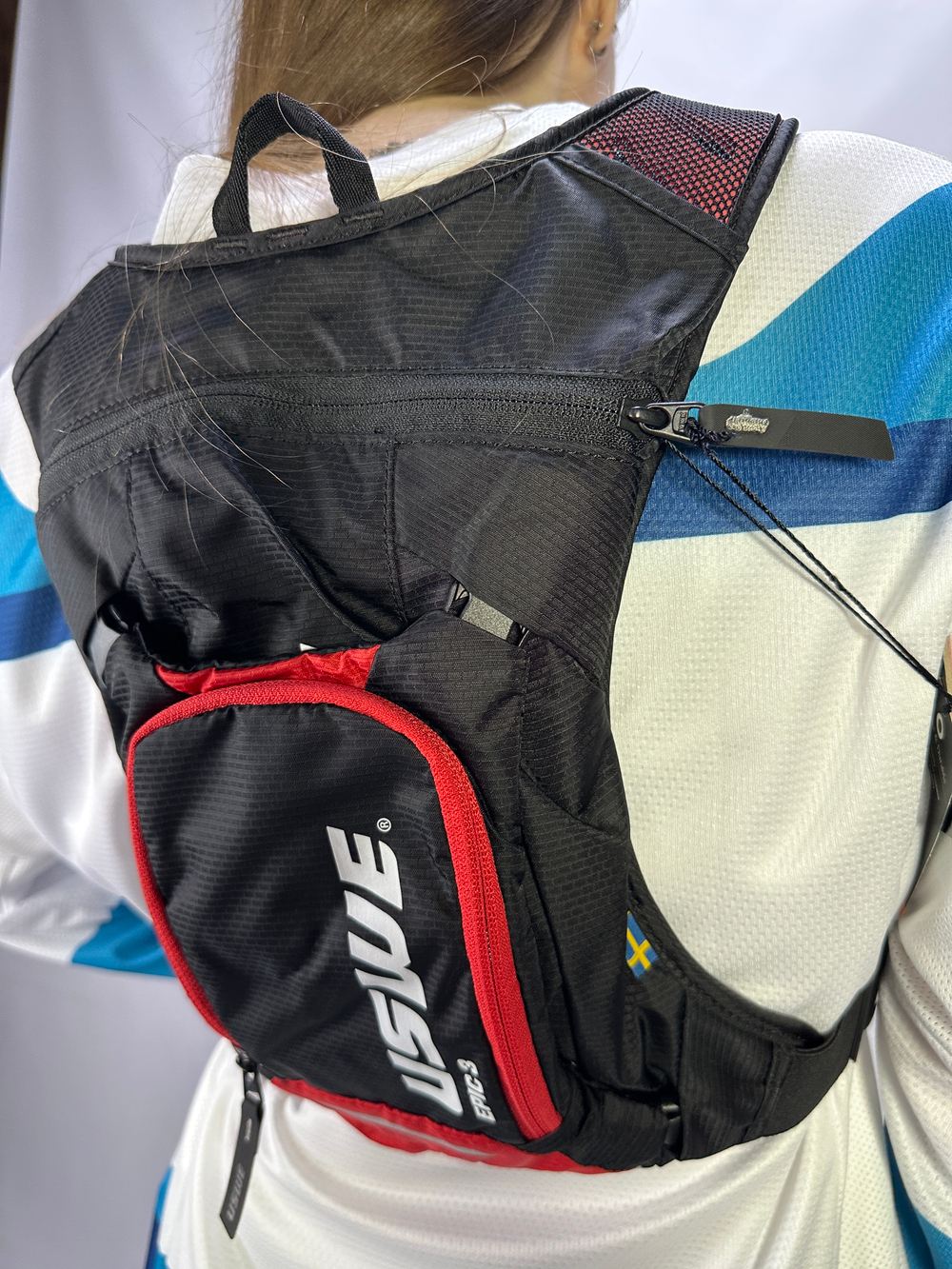 Рюкзак-гидропак USWE MTB HYDRO 3L Hydration Pack (2L), Black/Red