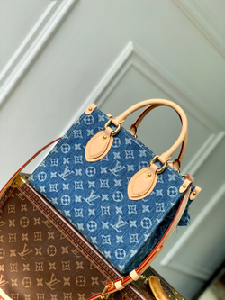 Louis Vuitton Onthego PM