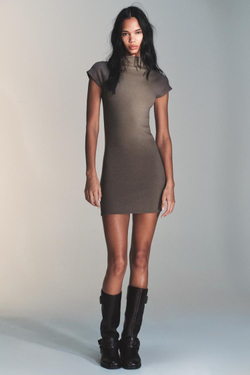 ZARA КОРОТКОЕ ПЛАТЬЕ С ВОРОТНИКОМ-СТОЙКОЙ, СЕРОВАТО-КОРИЧНЕВЫЙ