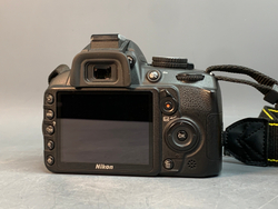 Nikon D3100 kit 18-55 mm 10.294 кадров