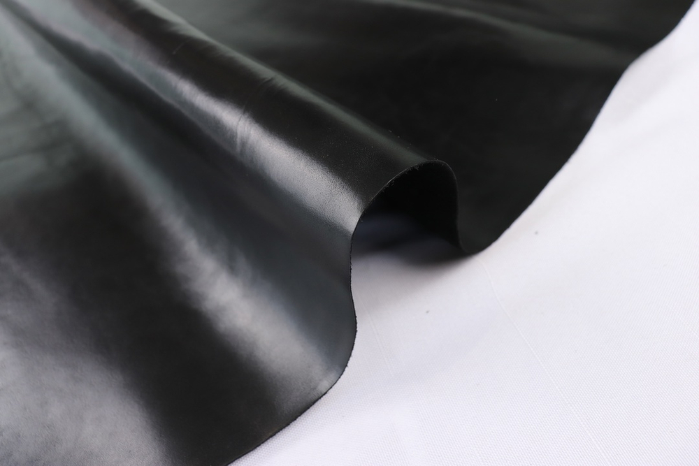 1,8-2,2 Юфть черная с финишным покрытием