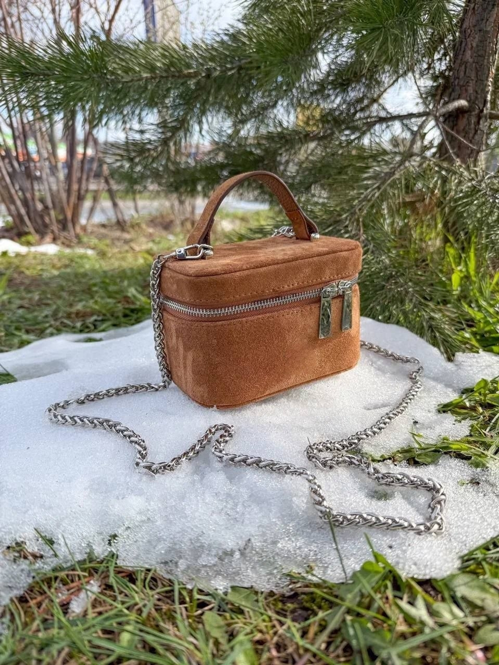 Замшевая маленькая сумка