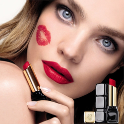 GUERLAIN KissKiss Tender Matte - Стойкая помада с матовым эффектом, 3,5 g