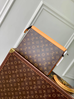 Louis Vuitton Pochette Voyage MM