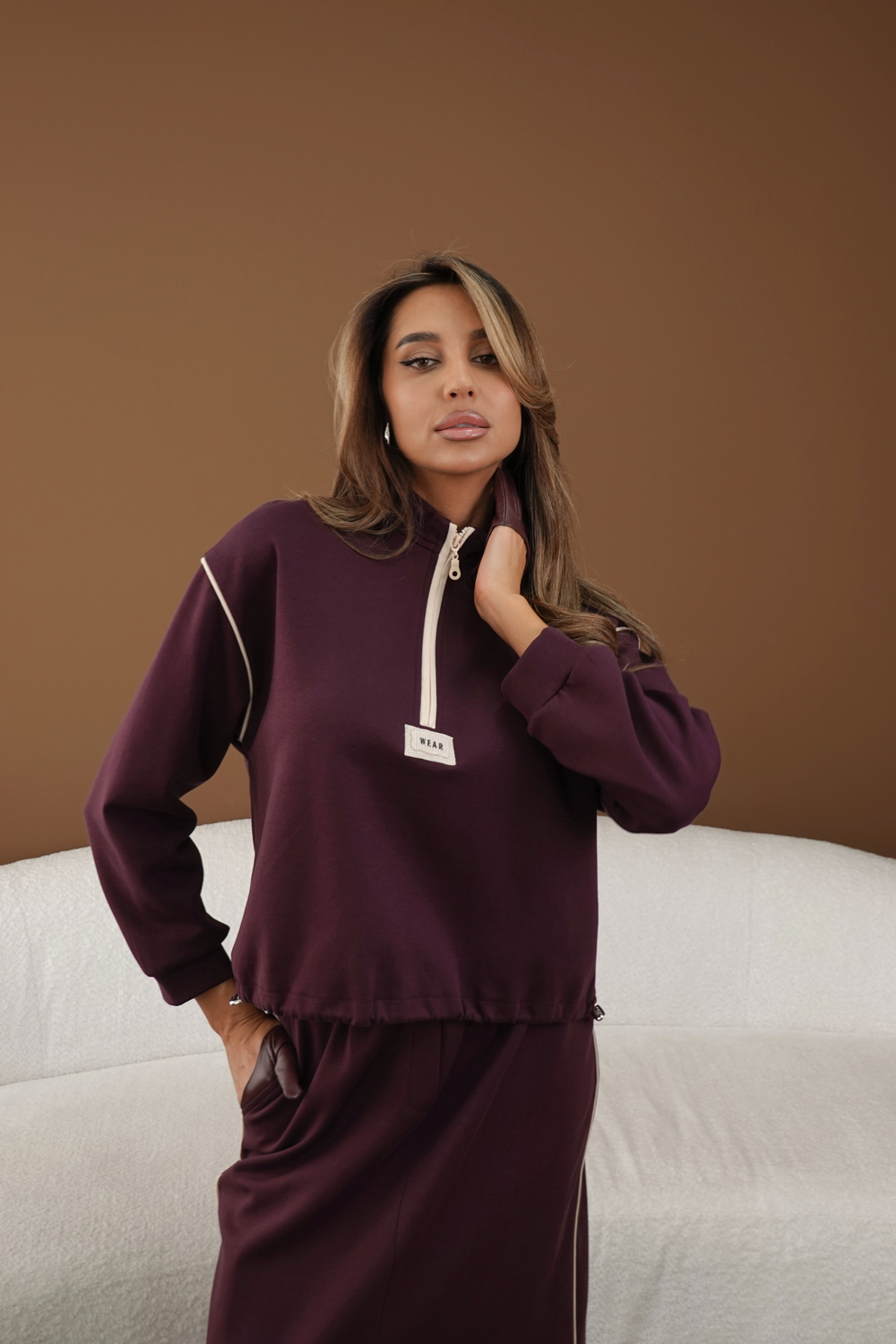 Костюм из трикотажа с поло и юбкой