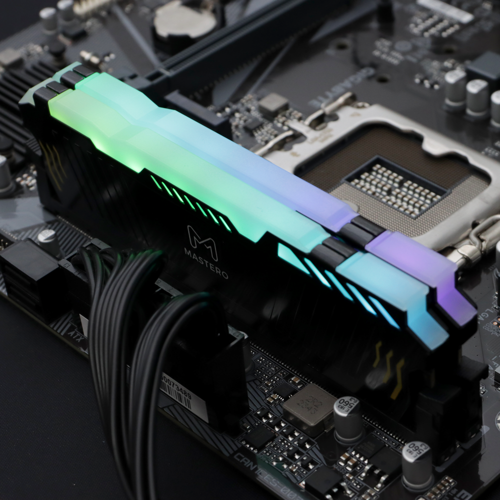 Комплект памяти Mastero DDR5 DIMM 32Гб (2х16Гб), 6400МГц, CL38, ARGB, Retail, 1.3В, XMP, с радиатором (MSHR6400C38-32G5-K2)