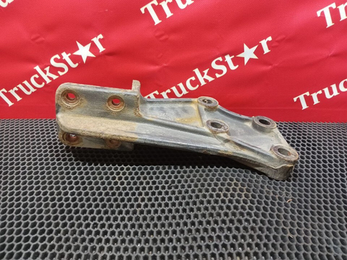 Кронштейн усилителя бампера 2018г